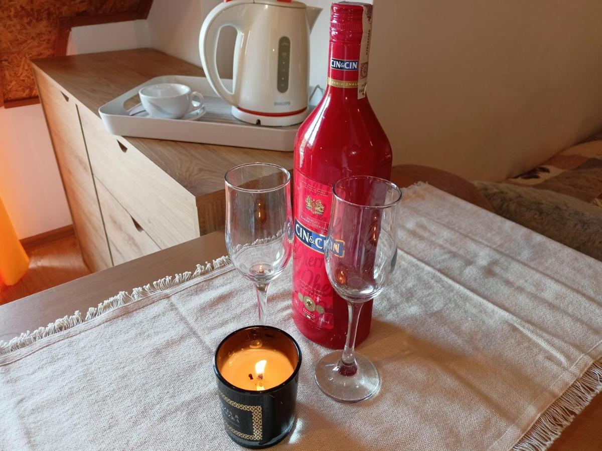 Solorena Junoszyno Εξωτερικό φωτογραφία